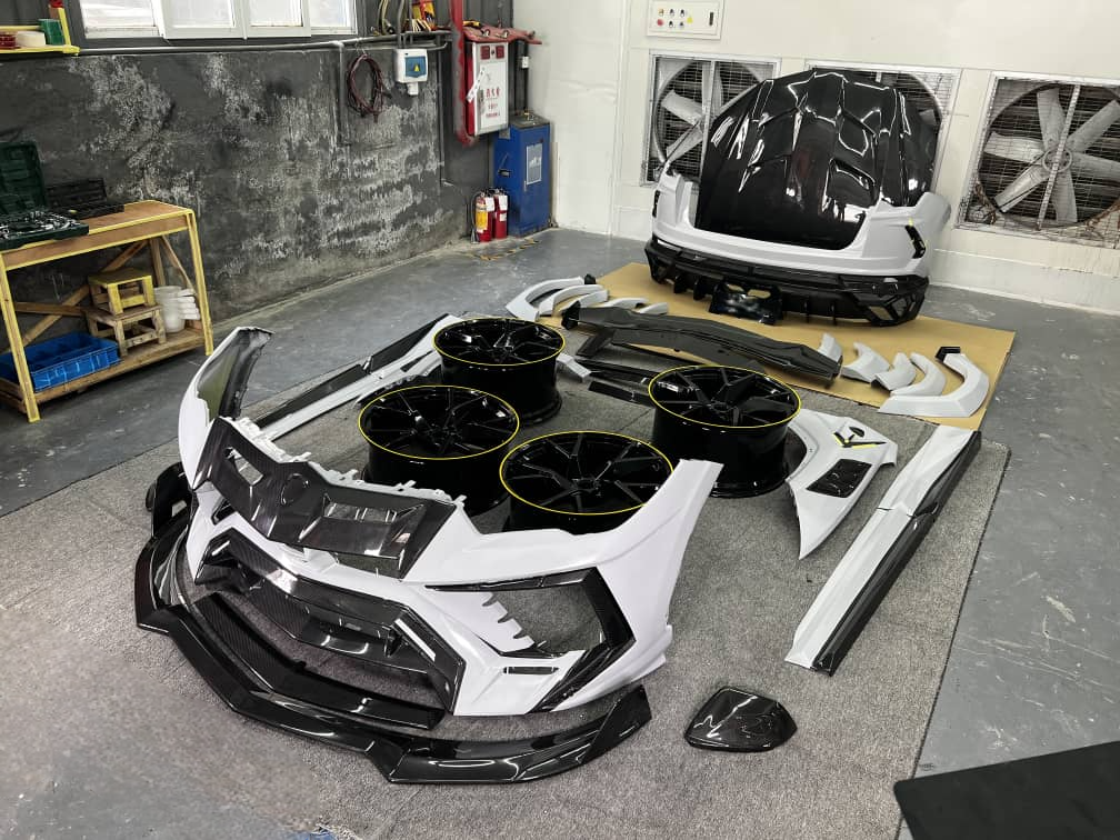 Lamborghini Urus "MANSORY 1st Gen" Dry Carbon Fiber Full Body Kit