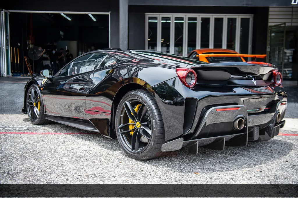 FERRARI 488 PISTA BODYKIT