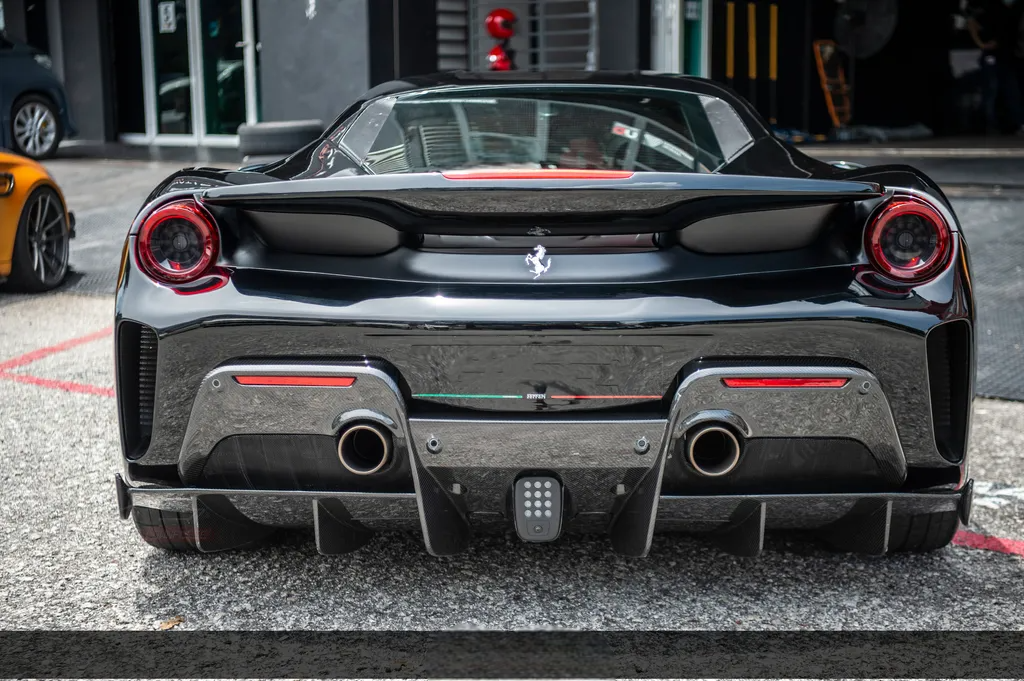 FERRARI 488 PISTA BODYKIT