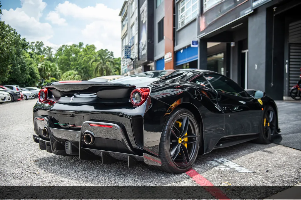 FERRARI 488 PISTA BODYKIT