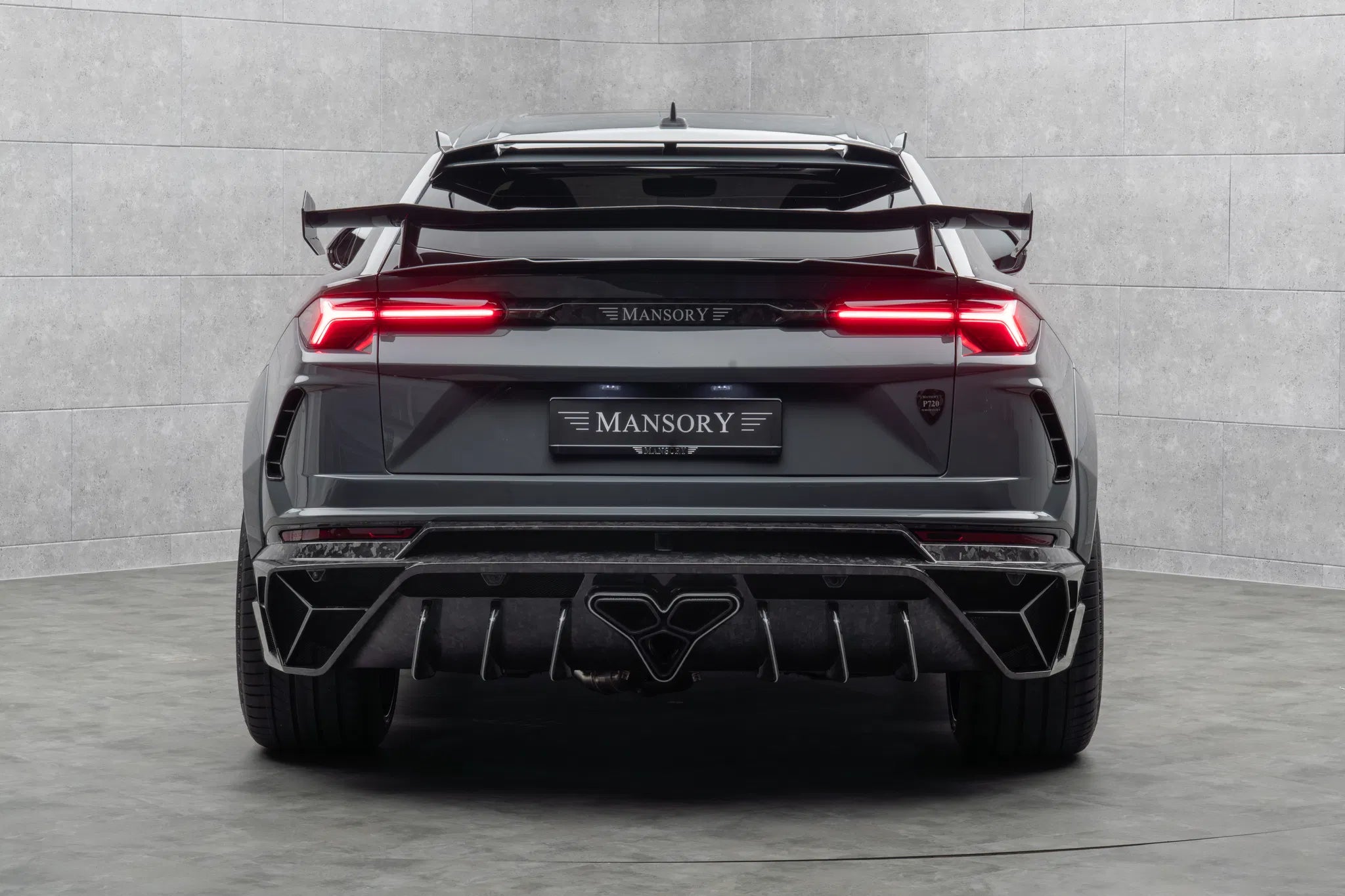 Lamborghini Urus “MANSORY 1st Gen” Body Kit (Dry Carbon)