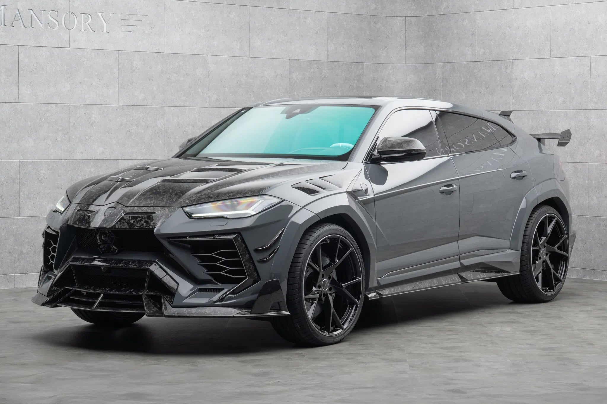 Lamborghini Urus “MANSORY 1st Gen” Body Kit (Dry Carbon)