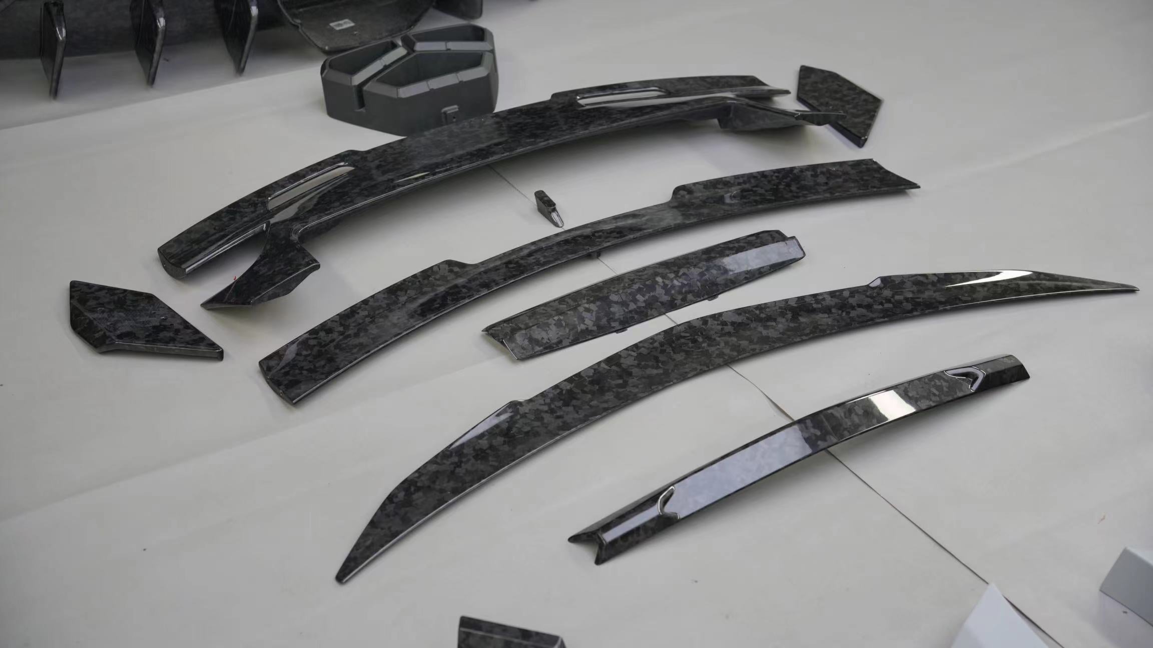 Lamborghini Urus “MANSORY 3rd Gen” Body Kit (Dry Carbon)