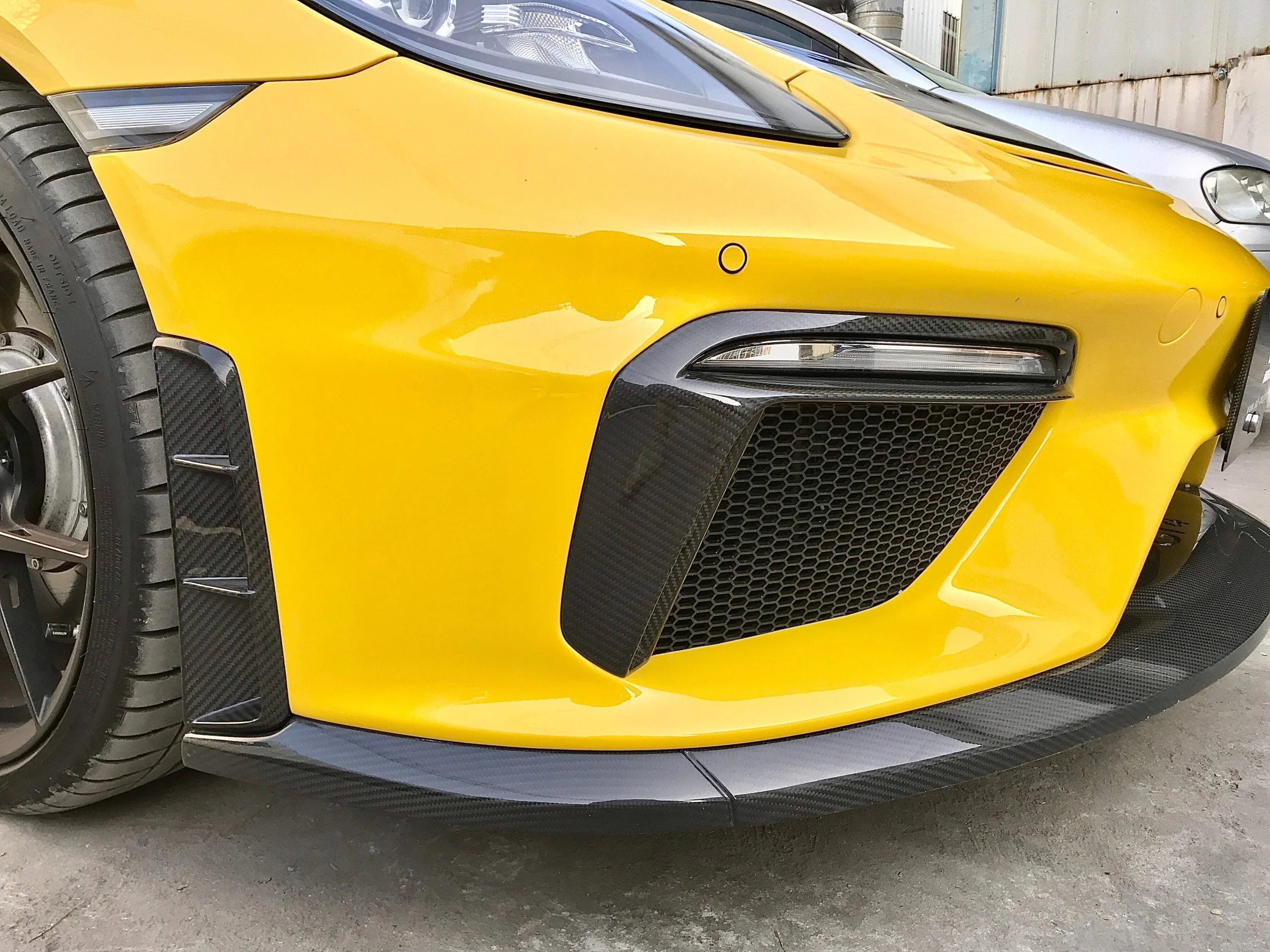 Full DRY Carbon Fiber Full Body Kit For Porsche 718 Upgrade to GT4