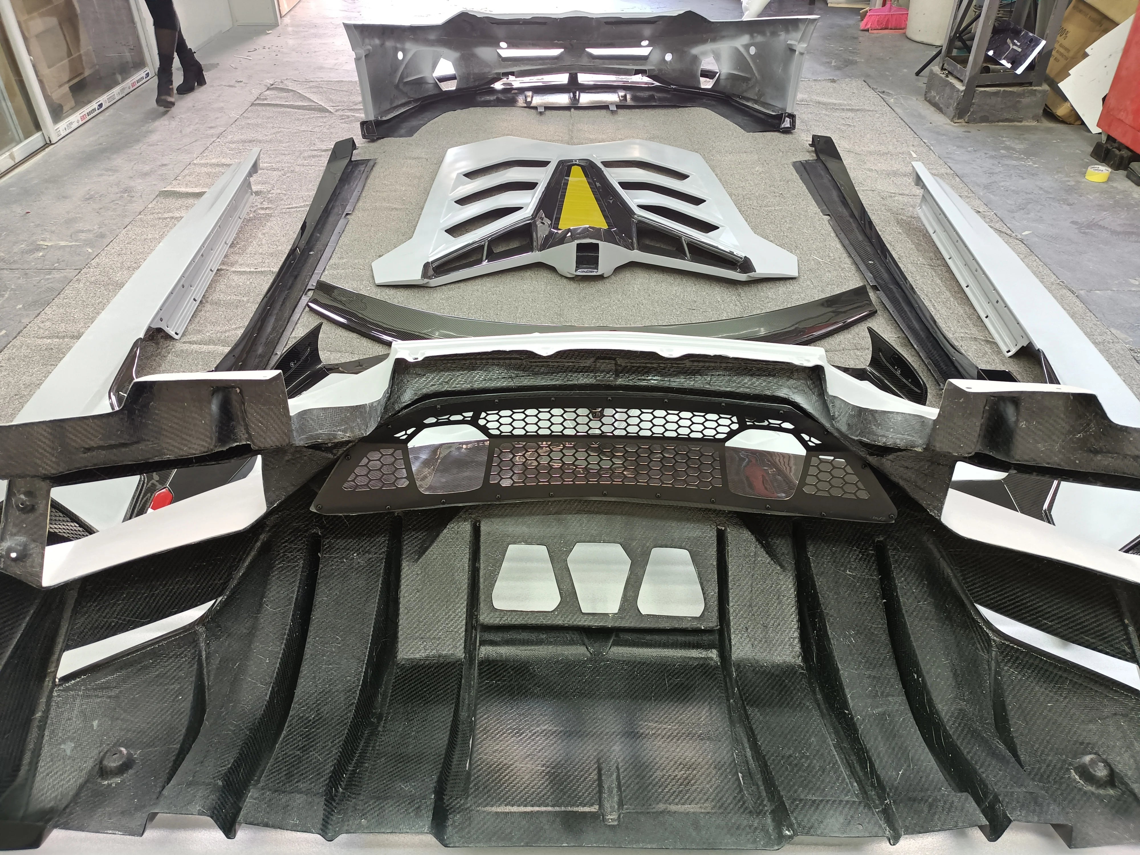 Dry Carbon Fibre Conversion Full Body Kit Conversion for Lamborghini Aventador LP700/720/740/750 Upgrade to SVJ Full Body Kit