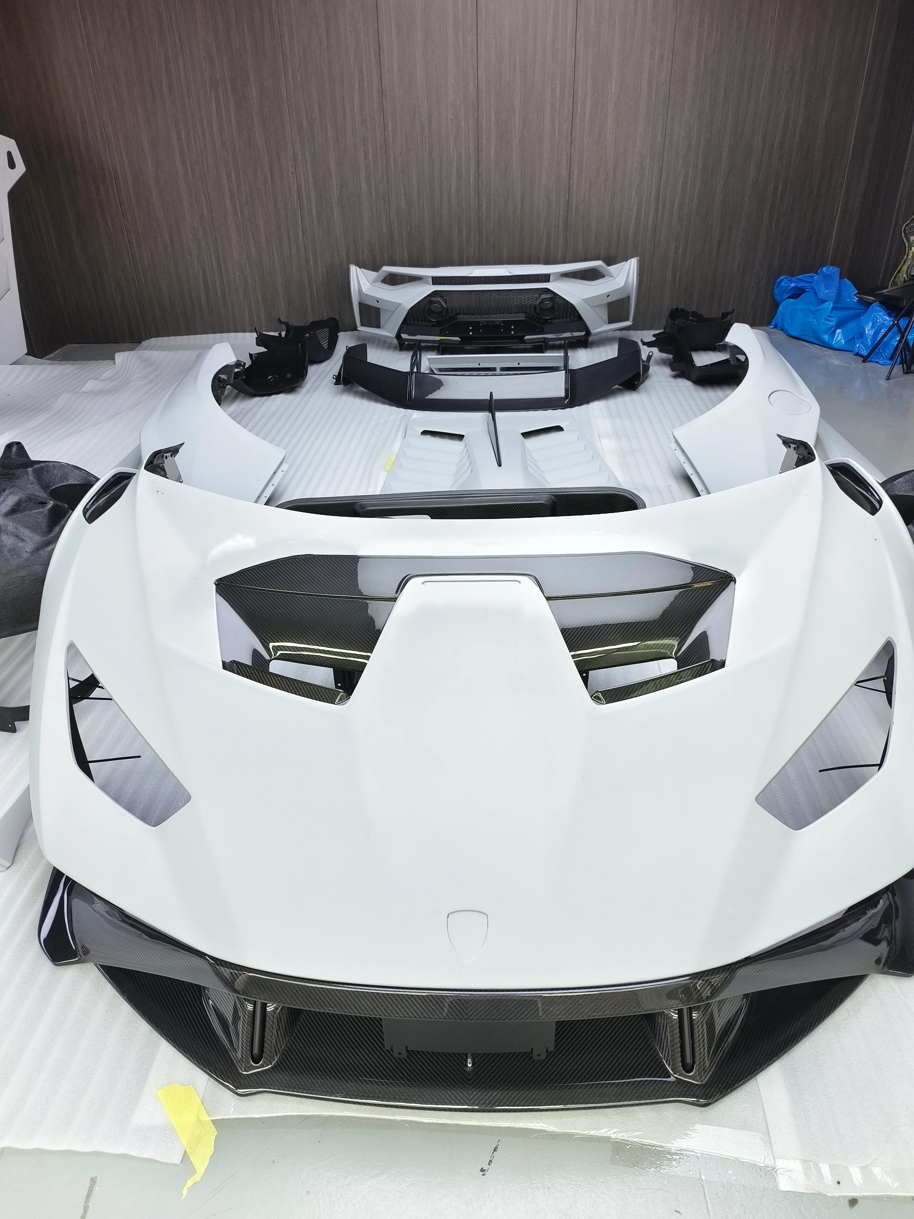 LAMBORGHINI HURACAN STO CONVERSION BODYKIT