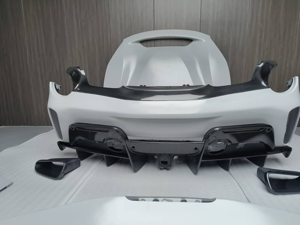 FERRARI 488 PISTA BODYKIT