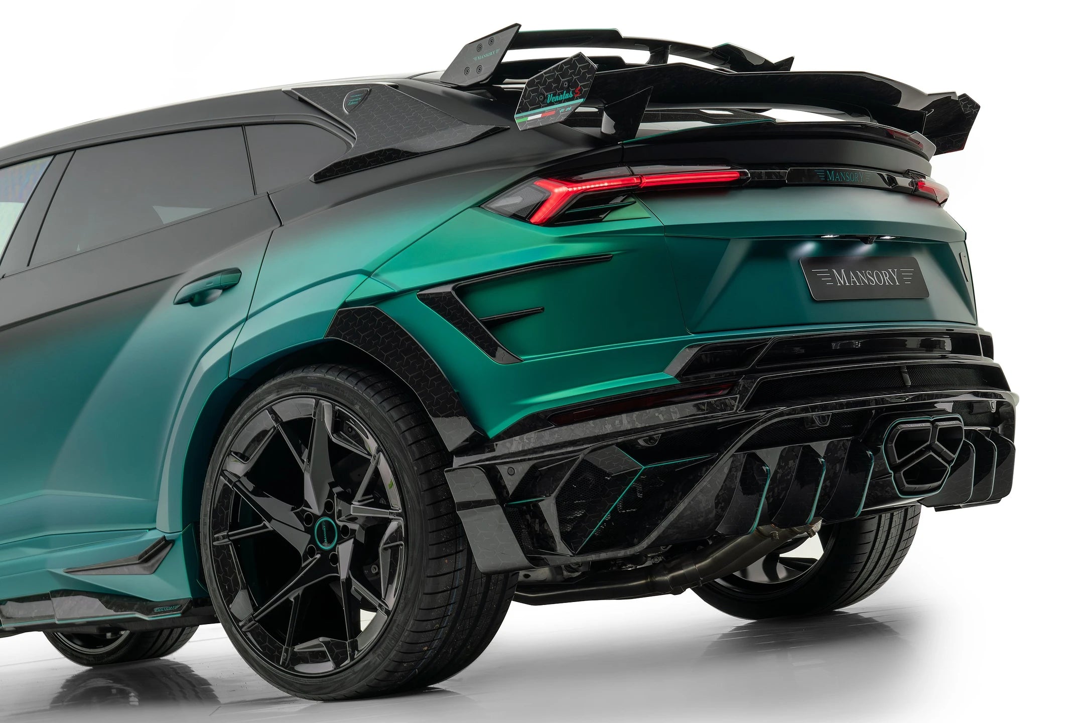 Lamborghini Urus “MANSORY 3rd Gen” Body Kit (Dry Carbon)