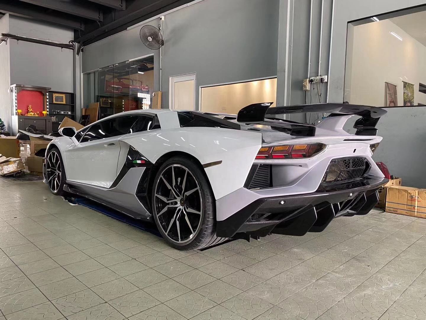 Dry Carbon Fibre Conversion Full Body Kit Conversion for Lamborghini Aventador LP700/720/740/750 Upgrade to SVJ Full Body Kit
