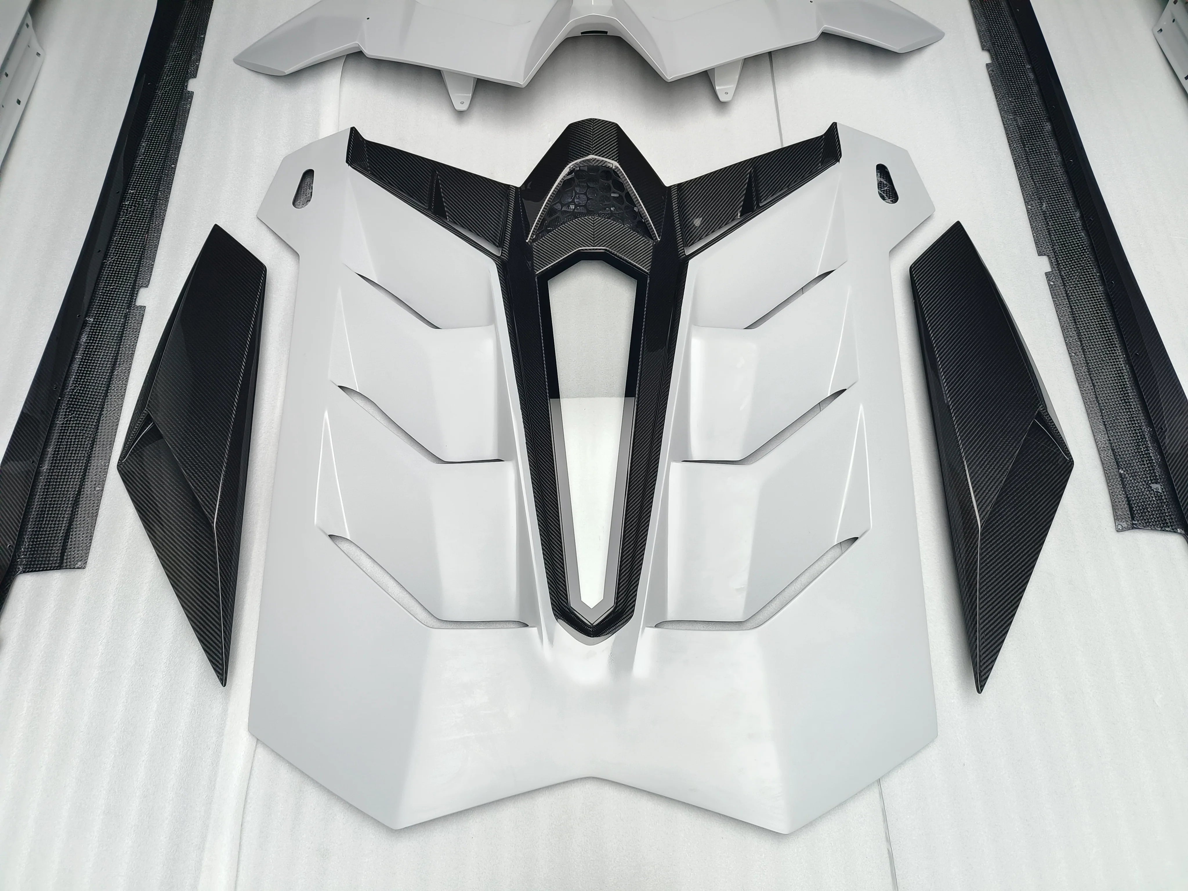Dry Carbon Fibre Conversion Full Body Kit Conversion for Lamborghini Aventador LP700/720/740/750 Upgrade to SVJ Full Body Kit