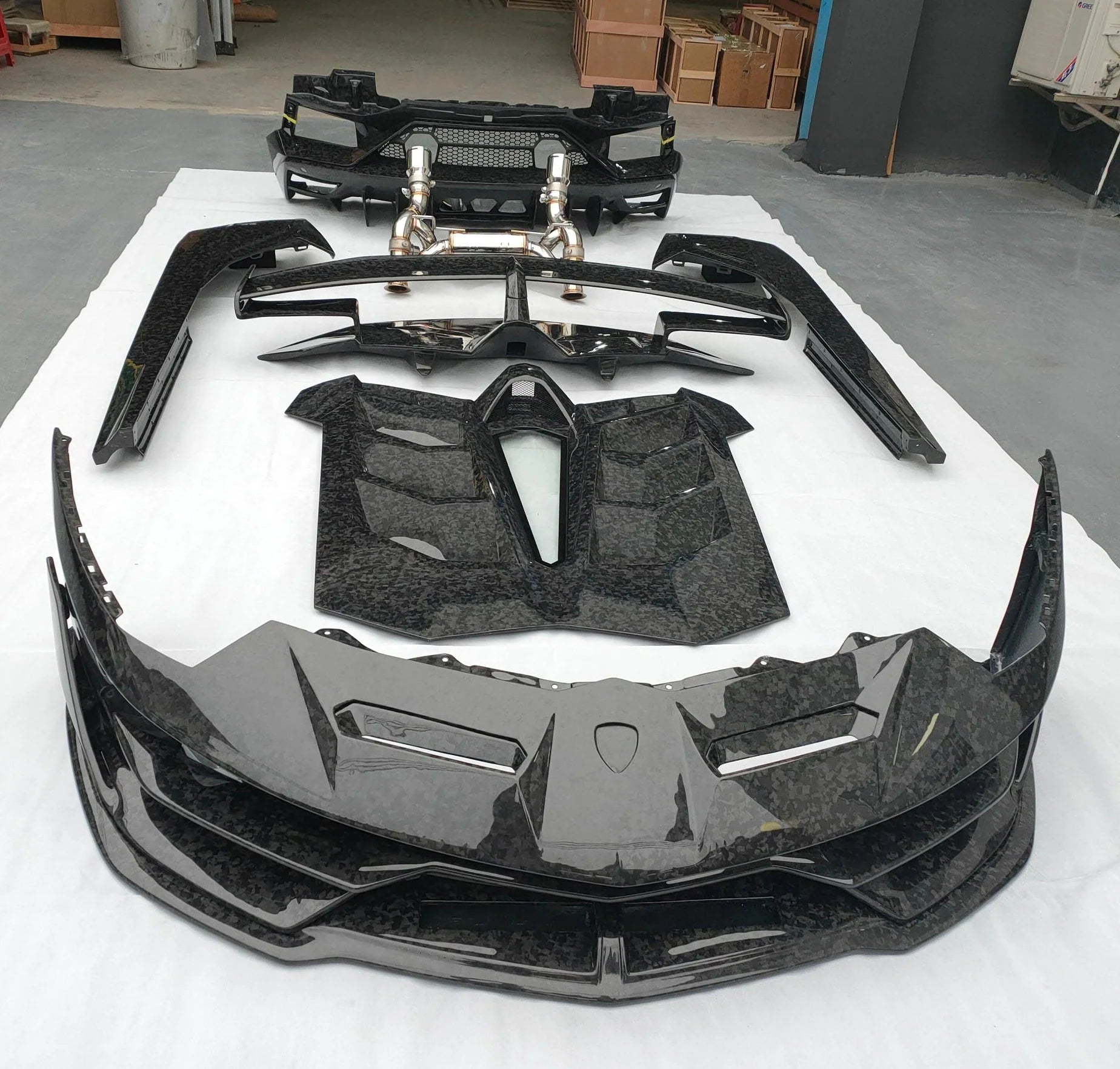 Dry Carbon Fibre Conversion Full Body Kit Conversion for Lamborghini Aventador LP700/720/740/750 Upgrade to SVJ Full Body Kit
