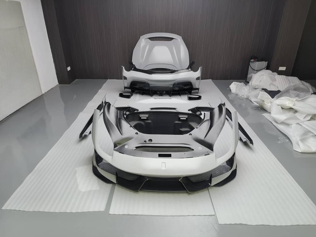 FERRARI 488 PISTA BODYKIT