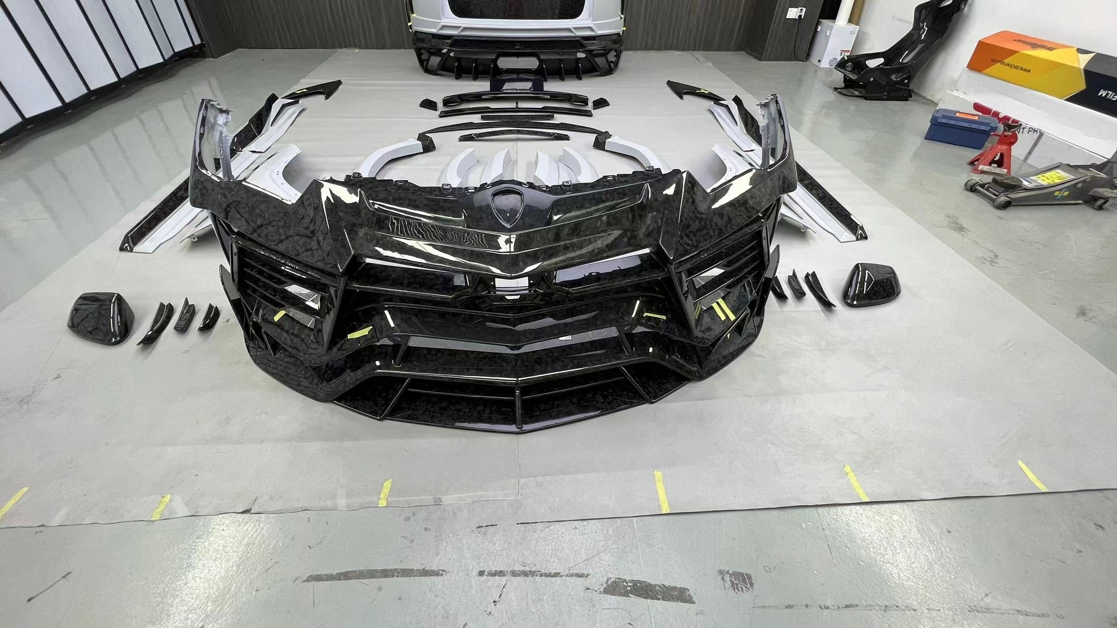 Lamborghini Urus 2024"MANSORY 3rd Gen" Dry Carbon Fiber Full Body Kit