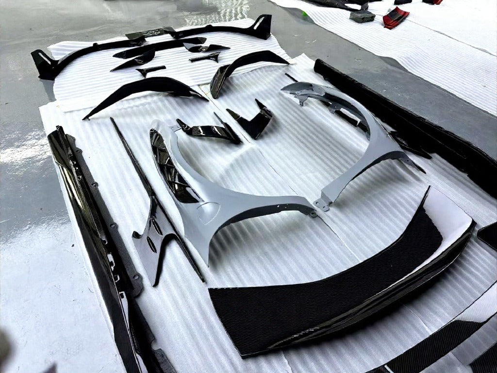 Ferrari 296 GTB BatMan Design Body Kit (Dry Carbon)